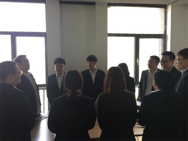 遼聯電商沈陽分公司員工共同喊出“遼聯+”企業精神.jpg 遼聯電商沈陽分公司員工共同喊出“遼聯+”企業精神.jpg