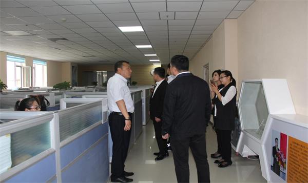 參觀辦公區.jpg 參觀辦公區.jpg