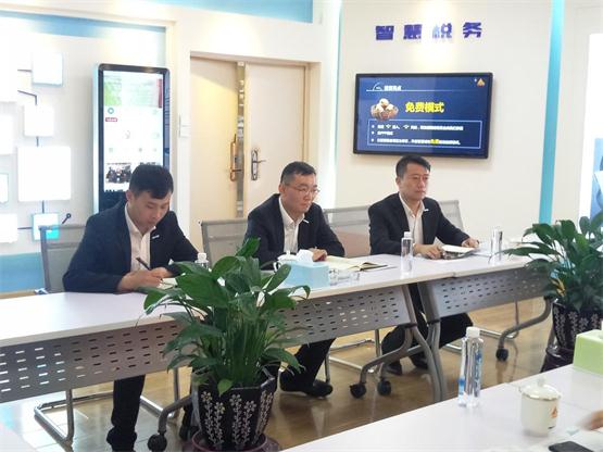 在集團(tuán)多功能廳座談.jpg