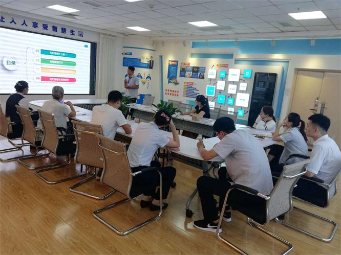 稅控公司講師蘇志堅為企業(yè)介紹什么是釘釘.jpg 稅控公司講師蘇志堅為企業(yè)介紹什么是釘釘.jpg