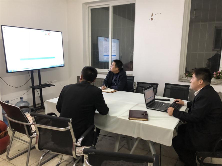 運營經(jīng)理曹健帶領財源大數(shù)據(jù)事業(yè)部研討.jpg 運營經(jīng)理曹健帶領財源大數(shù)據(jù)事業(yè)部研討.jpg
