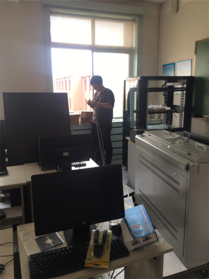 正在施工的小伙伴.png 正在施工的小伙伴.png