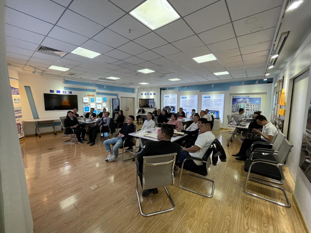 侯振興講解新財源系統和納服系統.jpg 侯振興講解新財源系統和納服系統.jpg